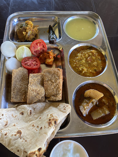 Sarvadnya Mess & Food Point(Family Veg Restaurant)