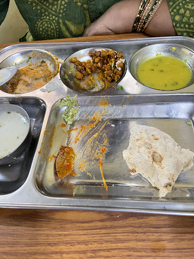Padmavati Bhojnalaya | Pure Veg Restaurant | Homemade Taste | Maharashtrian Thali