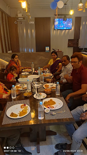 Loud and Cloud Pure Veg Resturant, Gorakhpur