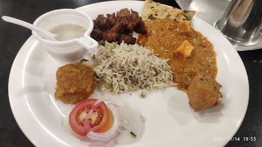 Sri Madhuram Veg Restaurant